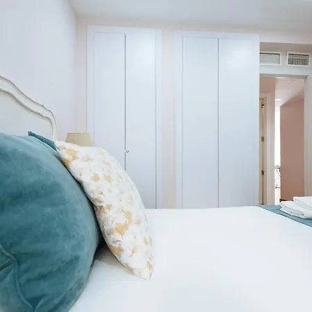 公寓 Hostly Sol 2bdr Flat With Patio In Center