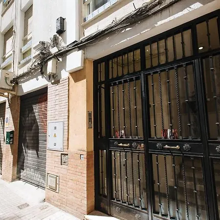 Hostly Sol 2bdr Flat With Patio In Center