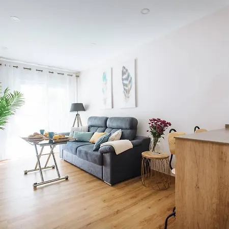 Hostly Sol 2bdr Flat With Patio In Center Apartment Seville