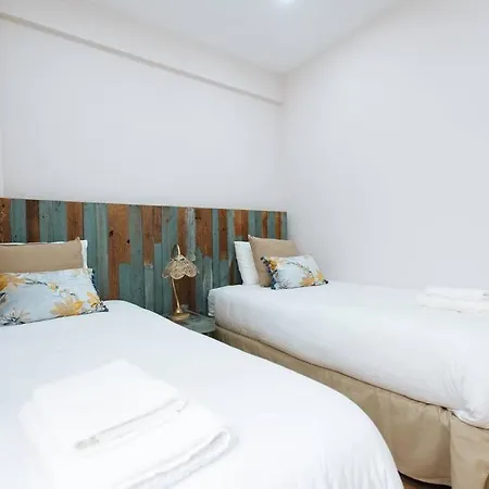 Apartment Hostly Sol 2bdr Flat With Patio In Center