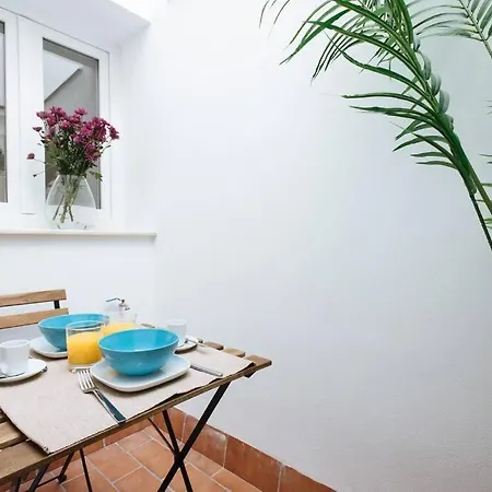 Hostly Sol 2bdr Flat With Patio In Center * Seville