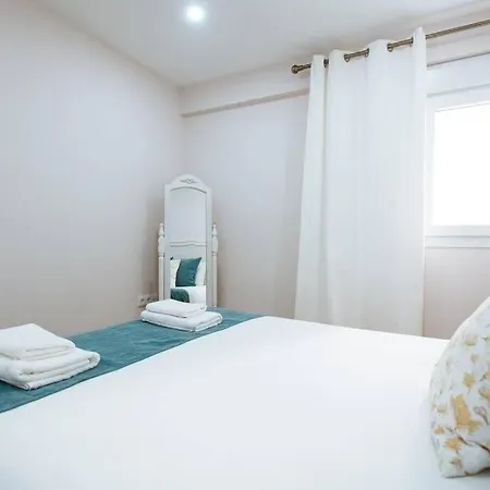 Hostly Sol 2bdr Flat With Patio In Center * Seville