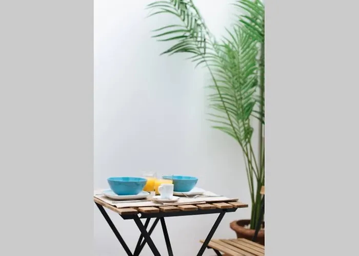 Hostly Sol 2bdr Flat With Patio In Center * セビリア