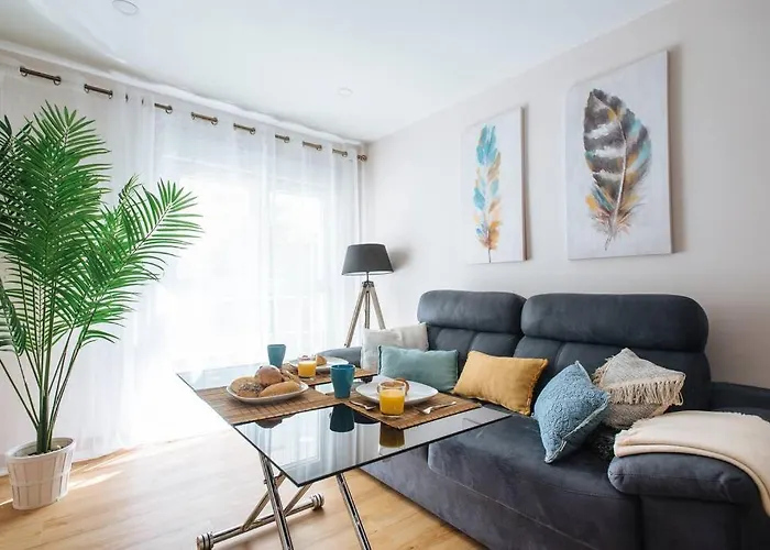 Hostly Sol 2bdr Flat With Patio In Center アパート セビリア